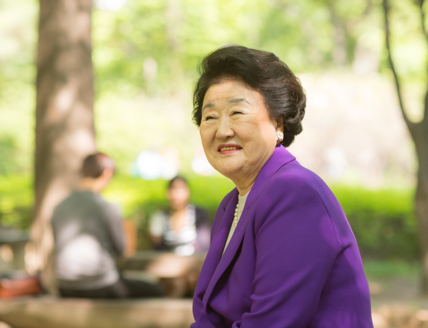 김영자 이화여고장학재단 이사장(영문 61졸)