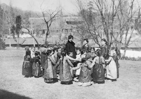 한국 최초의 유치원 사범과 설치 (1915)