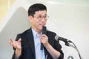 이화인이 도서관에서 만난 국내 작가 30인_ 진중권 특강