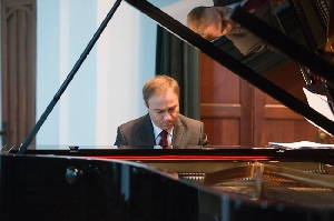 Faculty Noon Concert