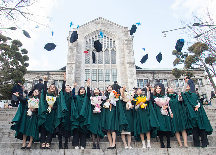 The 2023 Spring Commencement Ceremony Held