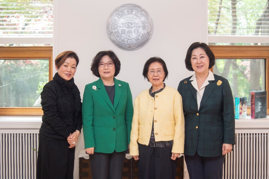 [동정] 방혜자, 최명성  총동창회 홍콩지회 전 회장 접견 및 총장 초청 오찬