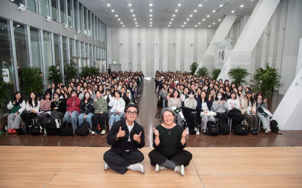 창립 140주년 기념 토크콘서트 &lsquo;걷기의 힘&rsquo; 개최 대표이미지